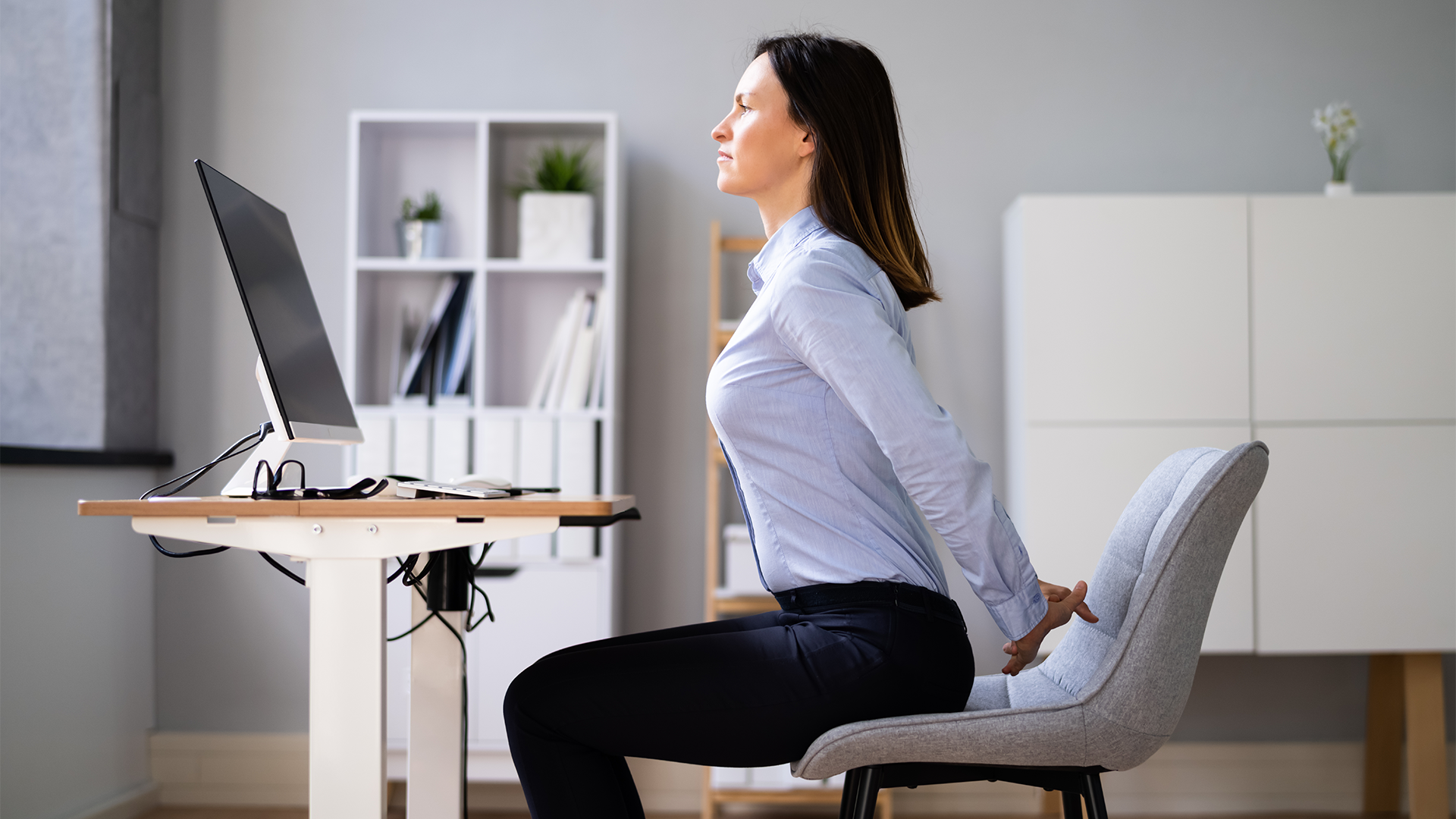 10 Chair Exercises for Weight Loss – ZOZOFIT 10-chair-exercises-for-weight-loss-zozofit